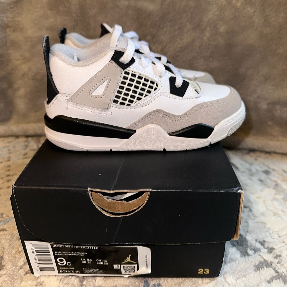 Jordan 4 Retro - size 9T